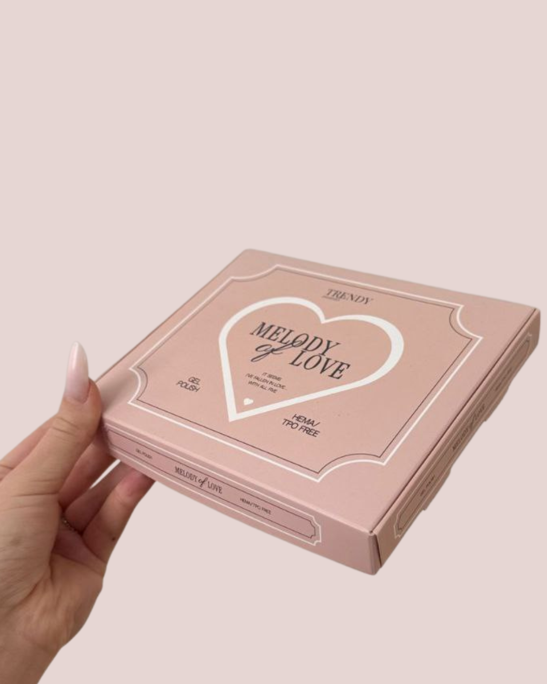 Noir et Blanc Minimaliste Mode Publication Instagram (6)